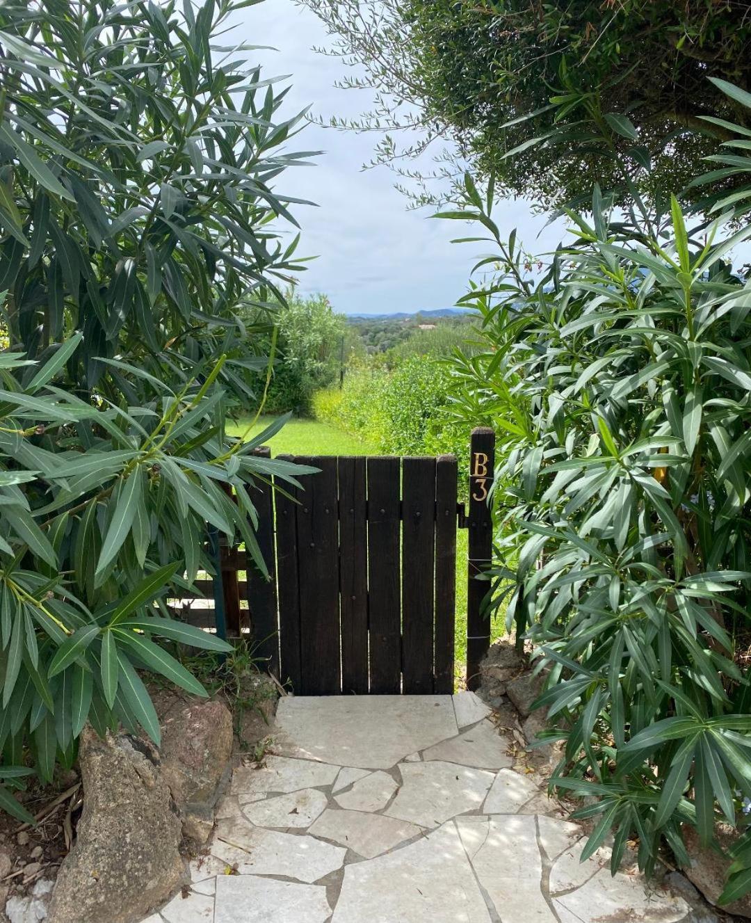 Residenza Costasmeraldina Porto Rotondo Exteriör bild